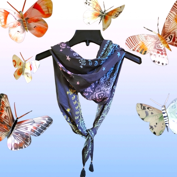 Colorful Scarf - Picture 2 of 3